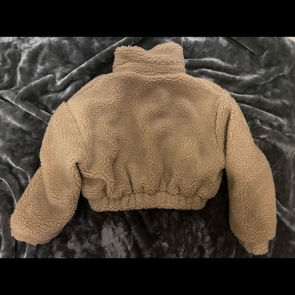 Cropped Jacket - Picture 2 of 3